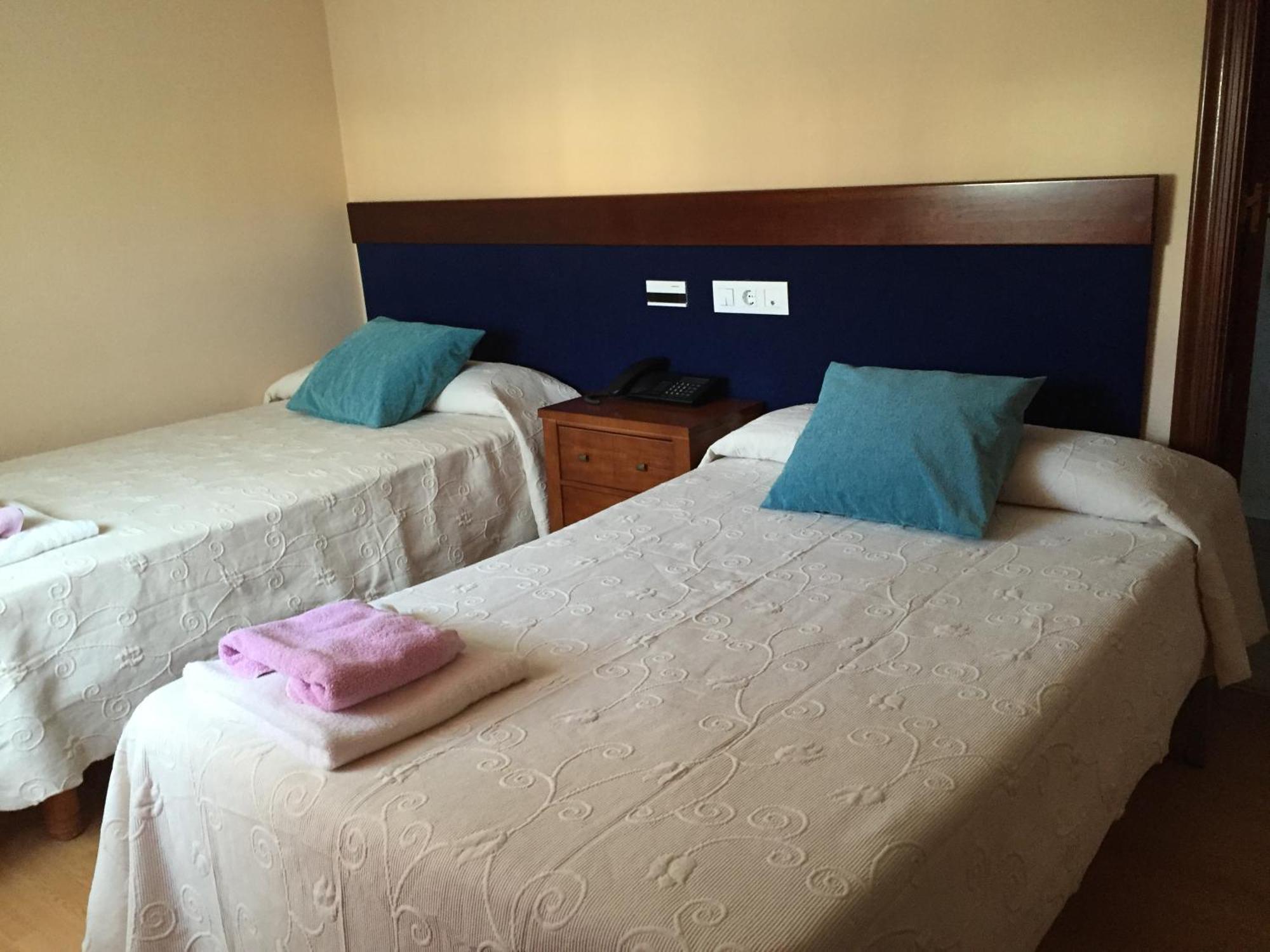 Hotel Santa Cruz Монтаос Номер фото