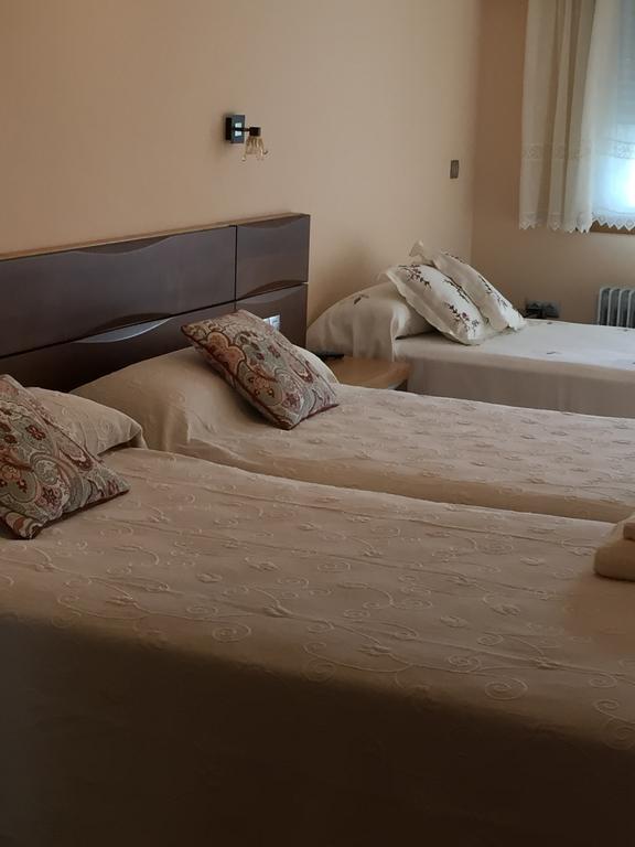 Hotel Santa Cruz Монтаос Номер фото